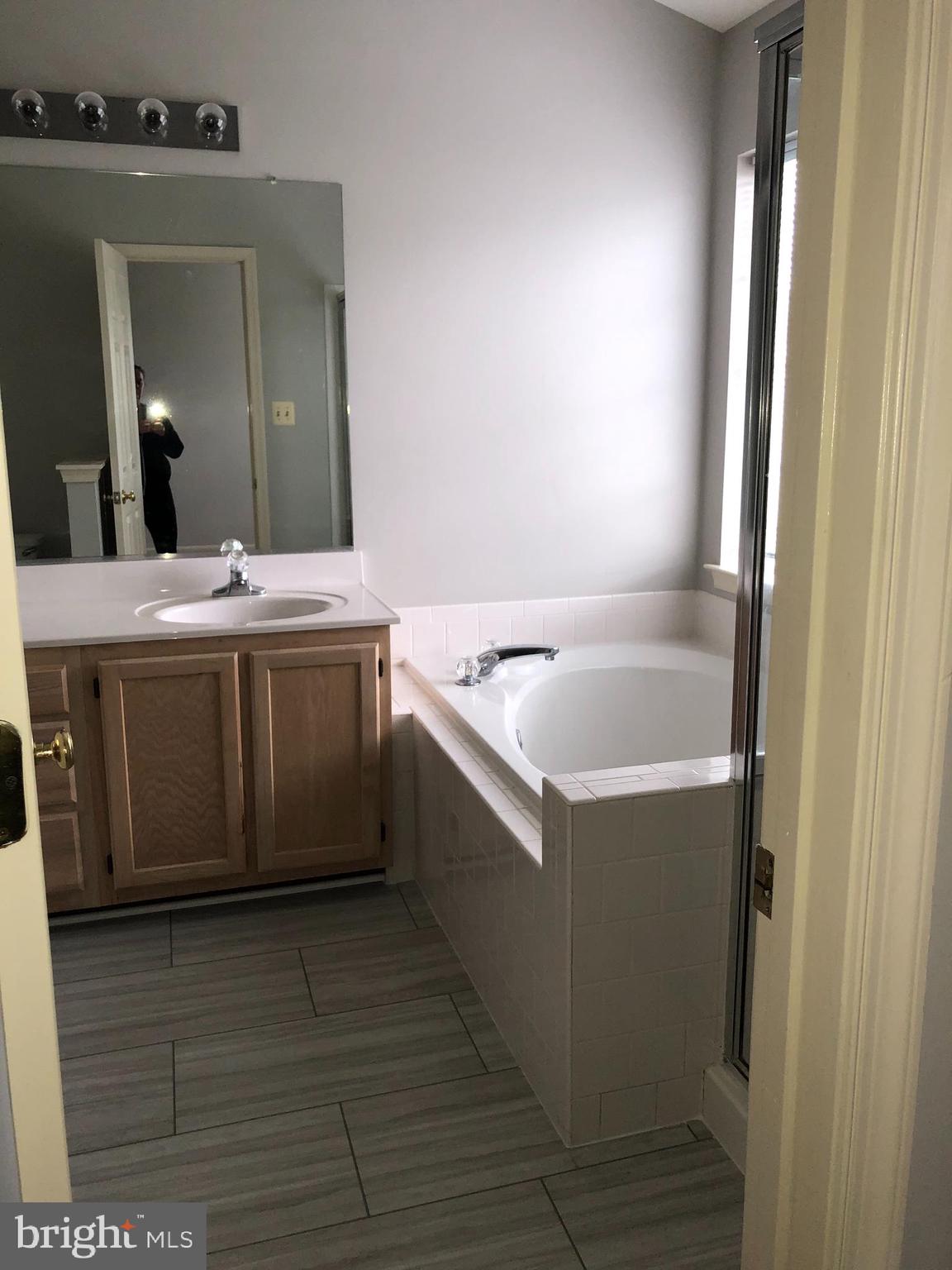 CASCADES LOWES ISLAND - Residential Lease