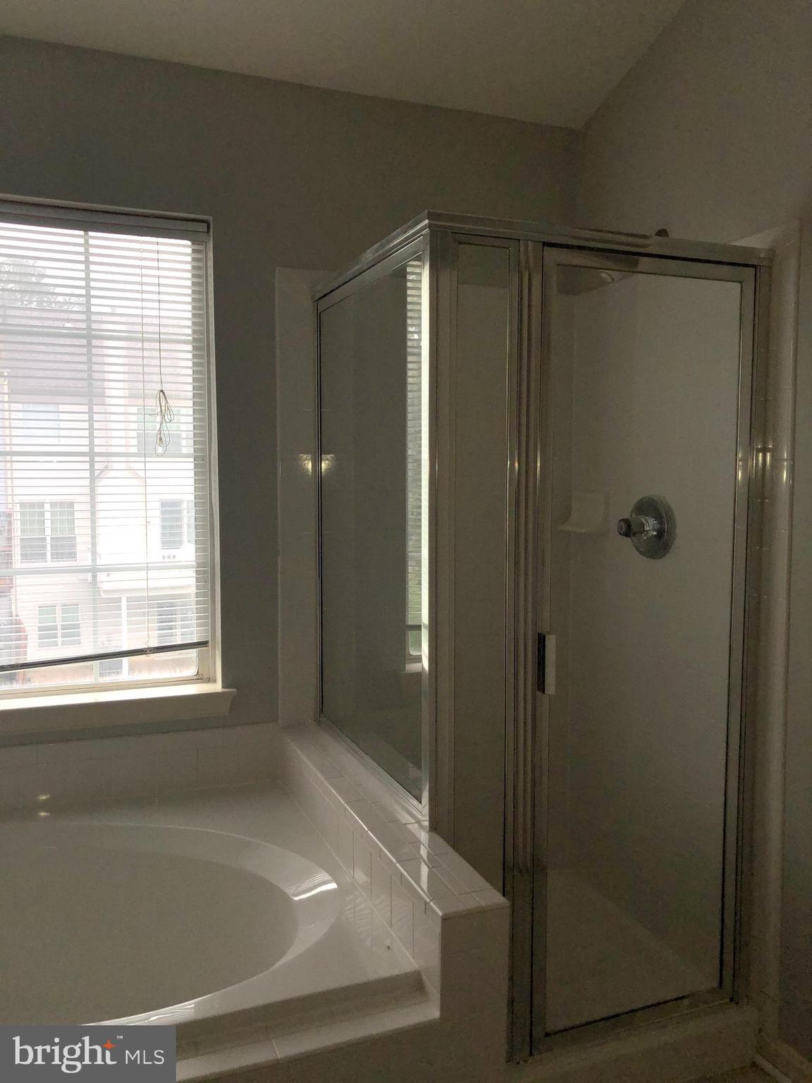 CASCADES LOWES ISLAND - Residential Lease