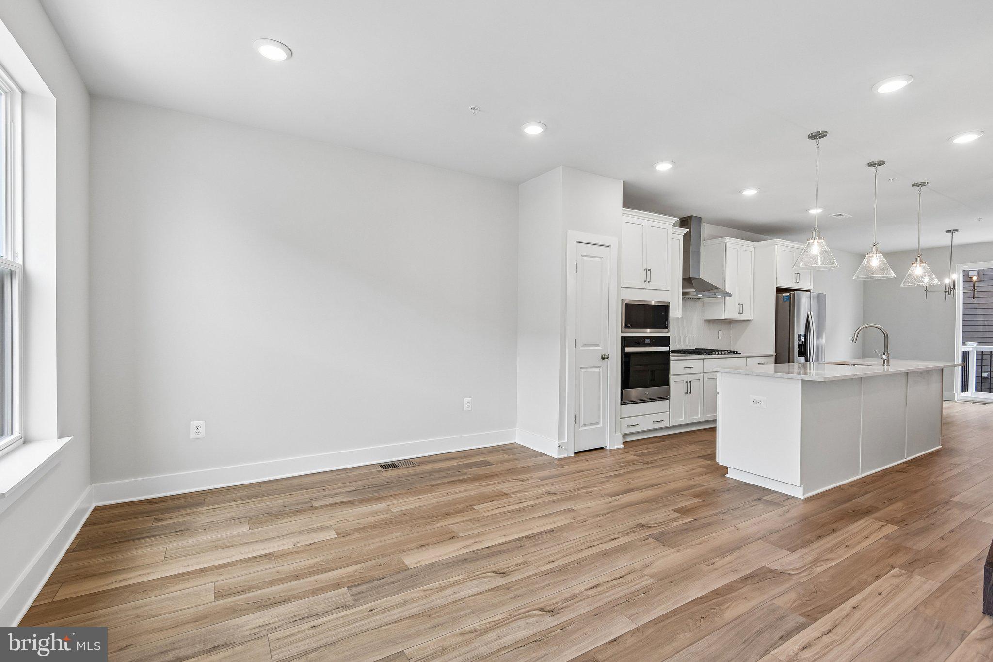 LOCKE LANDING - Residential