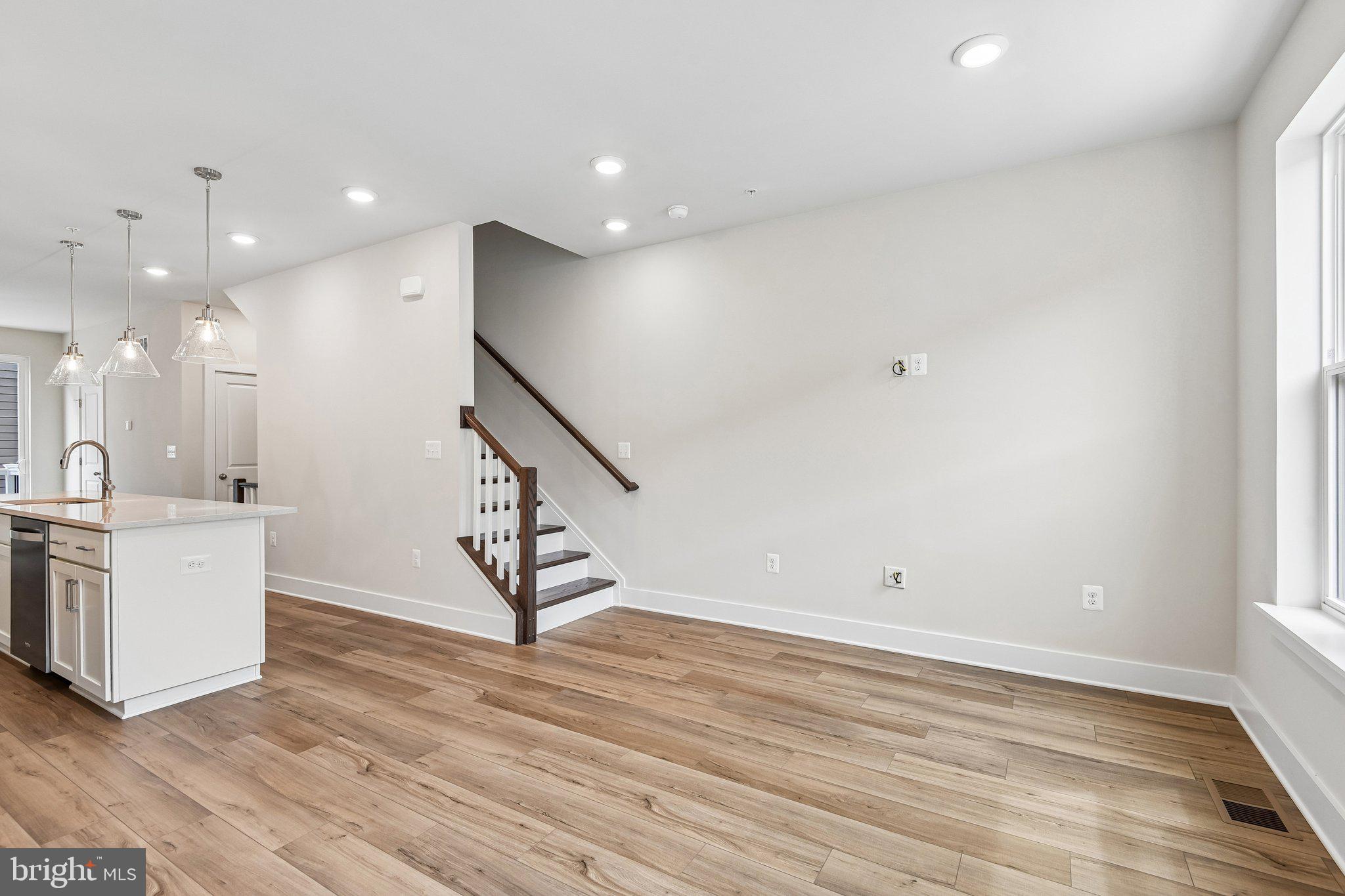 LOCKE LANDING - Residential