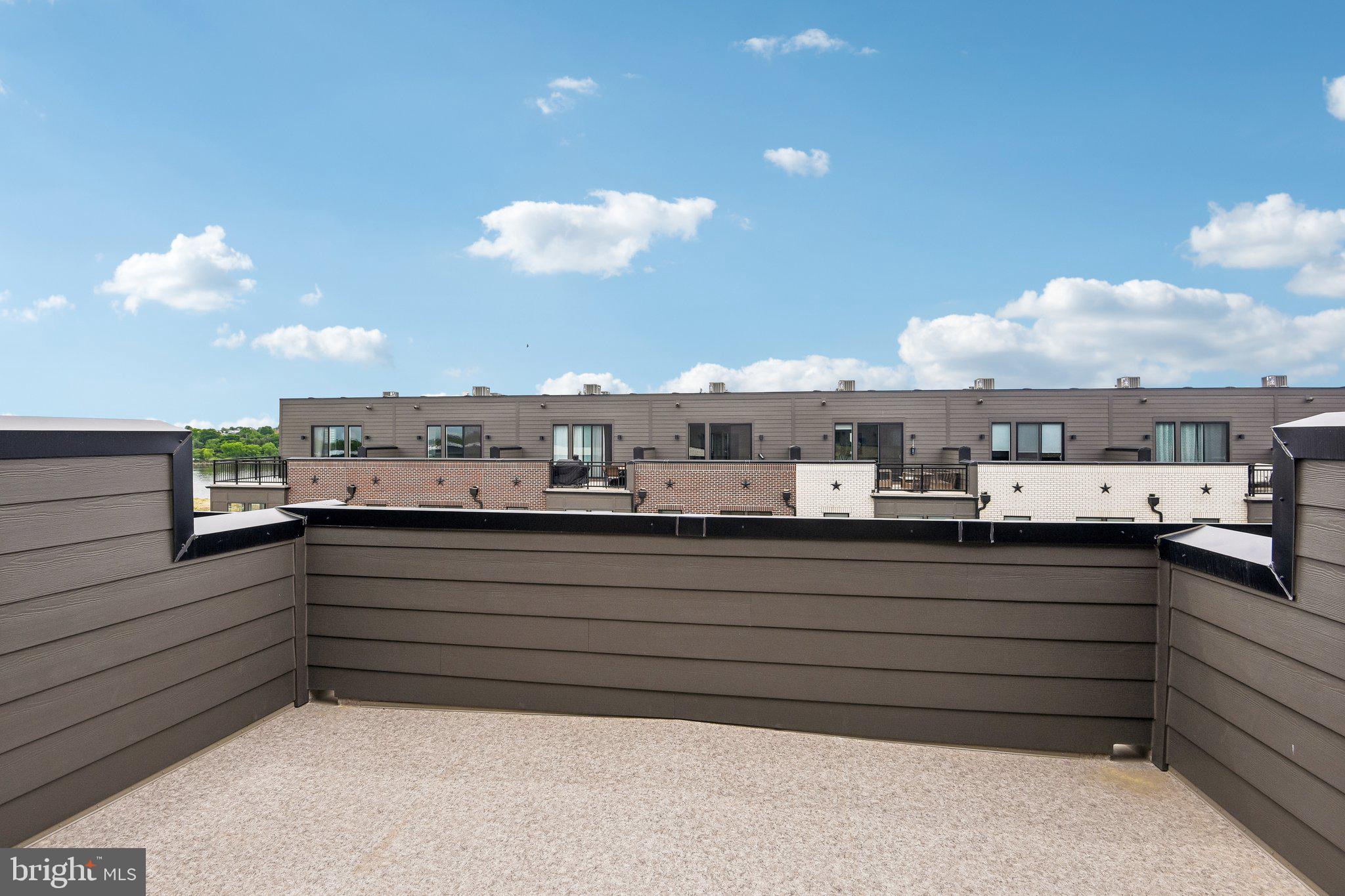 LOCKE LANDING - Residential
