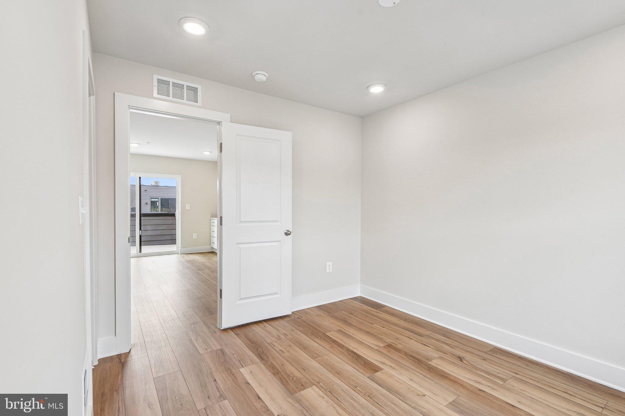 LOCKE LANDING - Residential