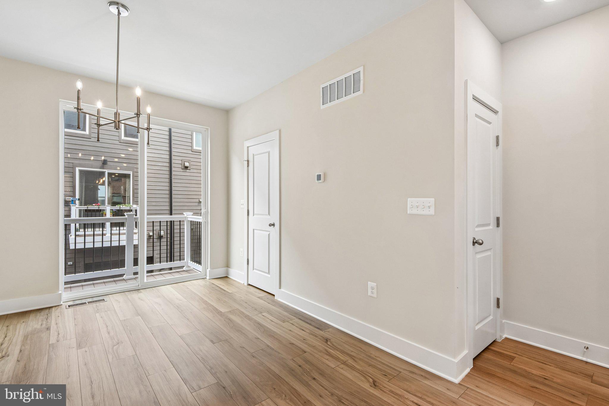 LOCKE LANDING - Residential