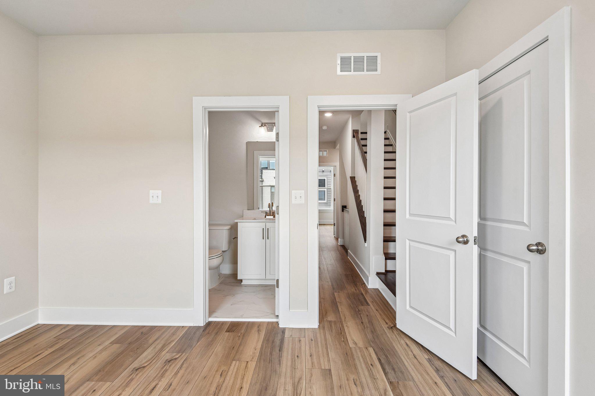 LOCKE LANDING - Residential