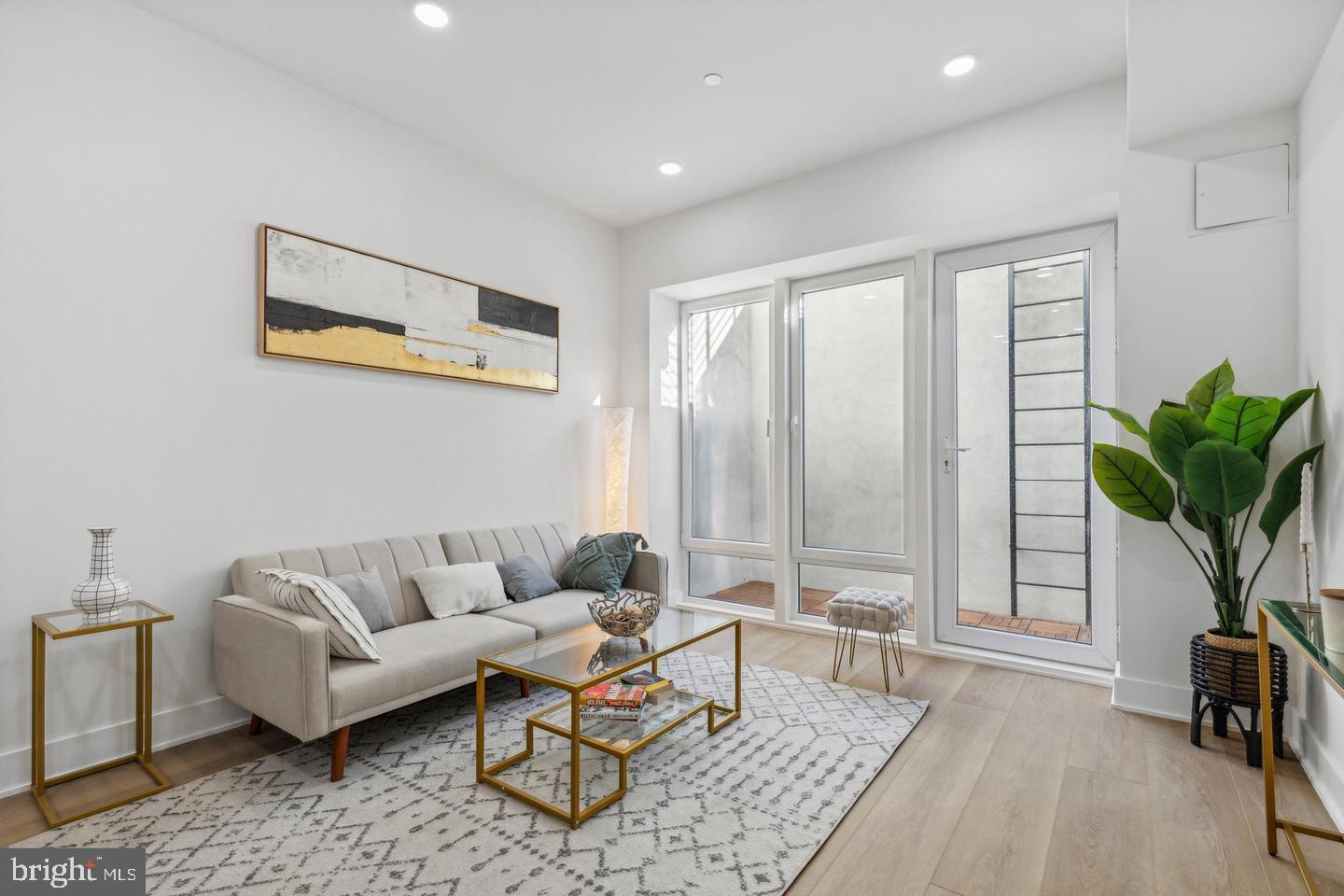 705 QUINCY STREET NE 2A