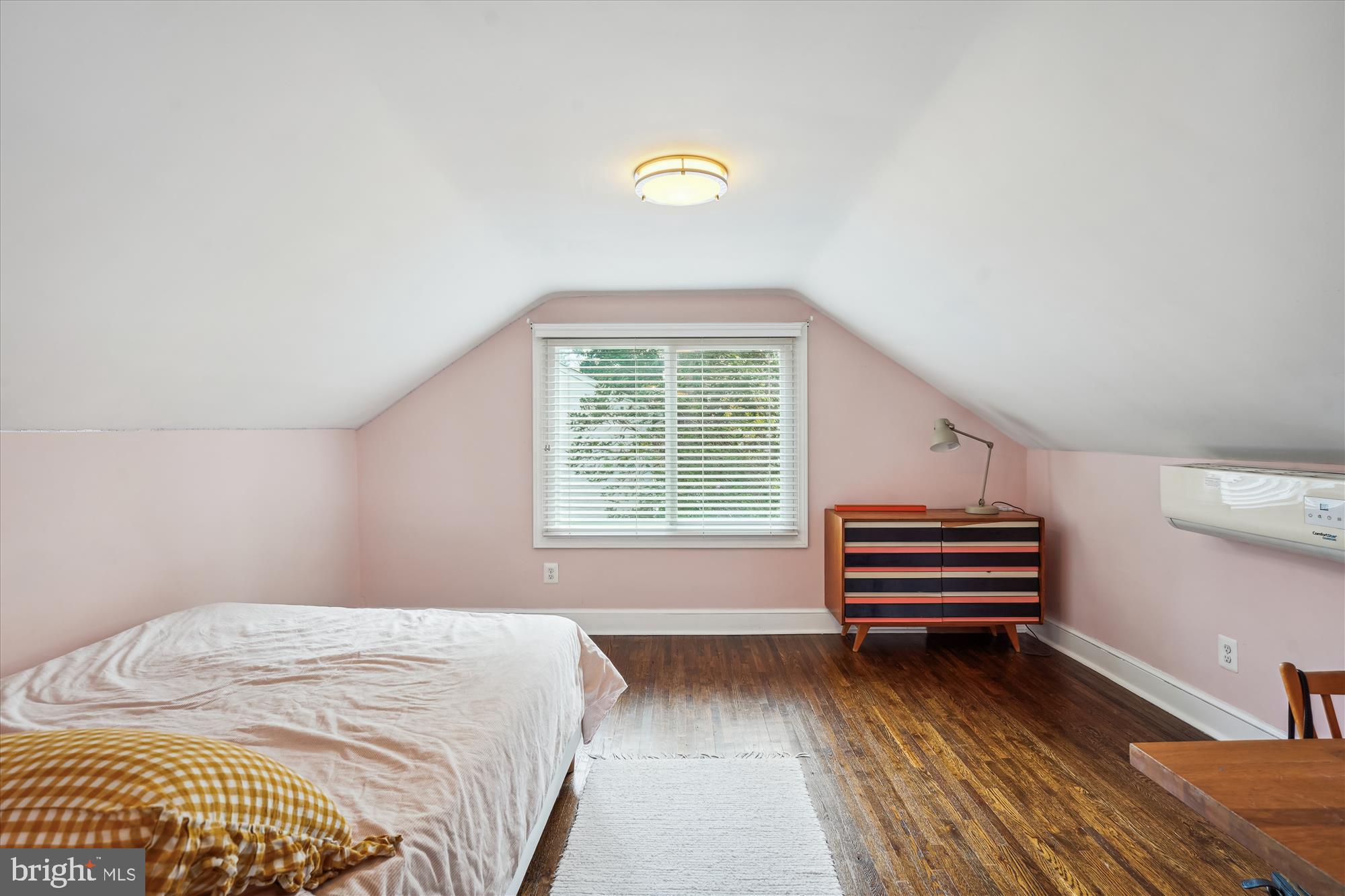 MOHICAN HILLS - Residential