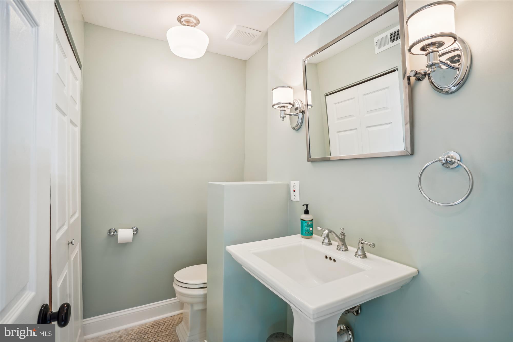 MOHICAN HILLS - Residential