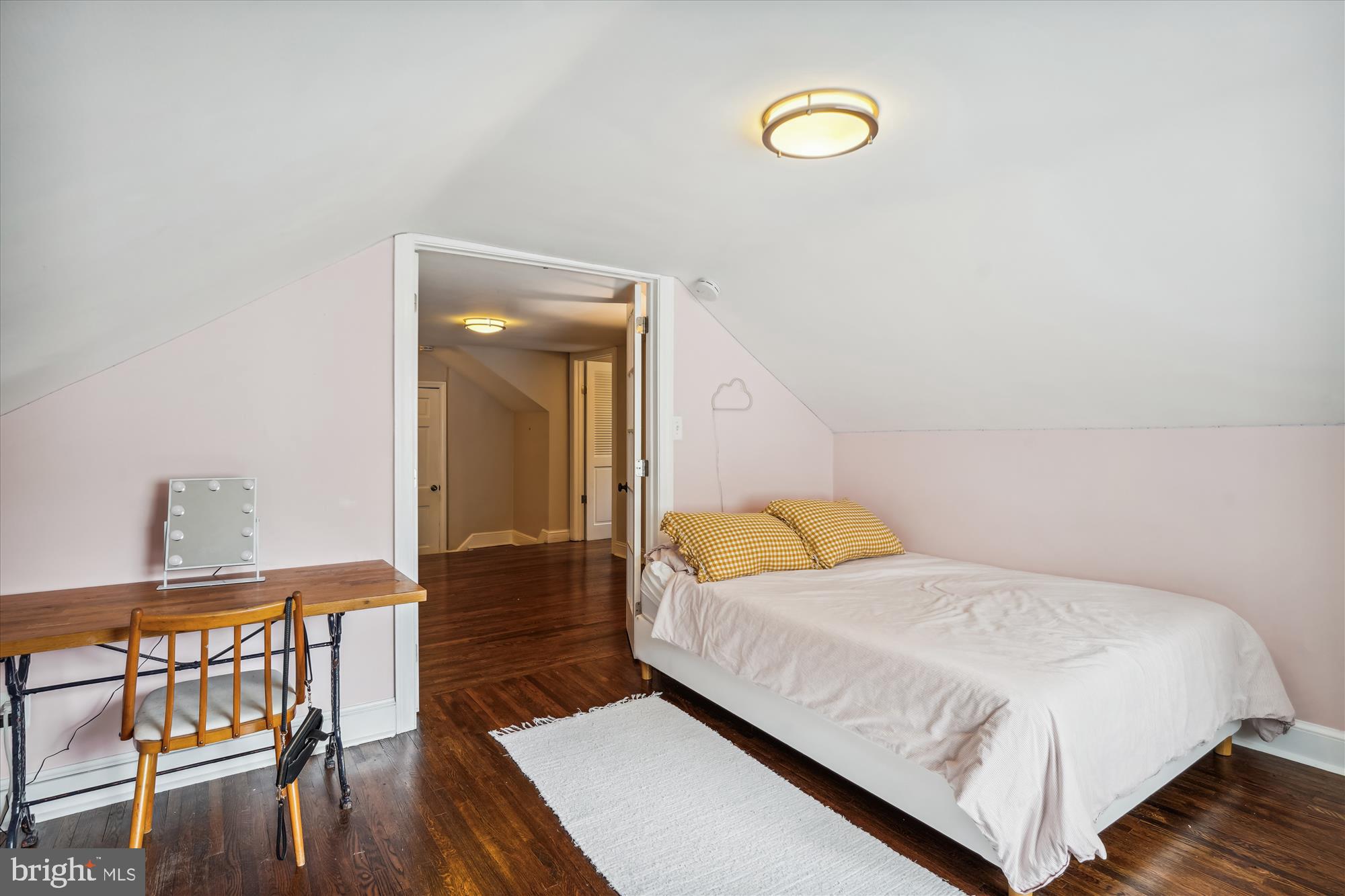 MOHICAN HILLS - Residential