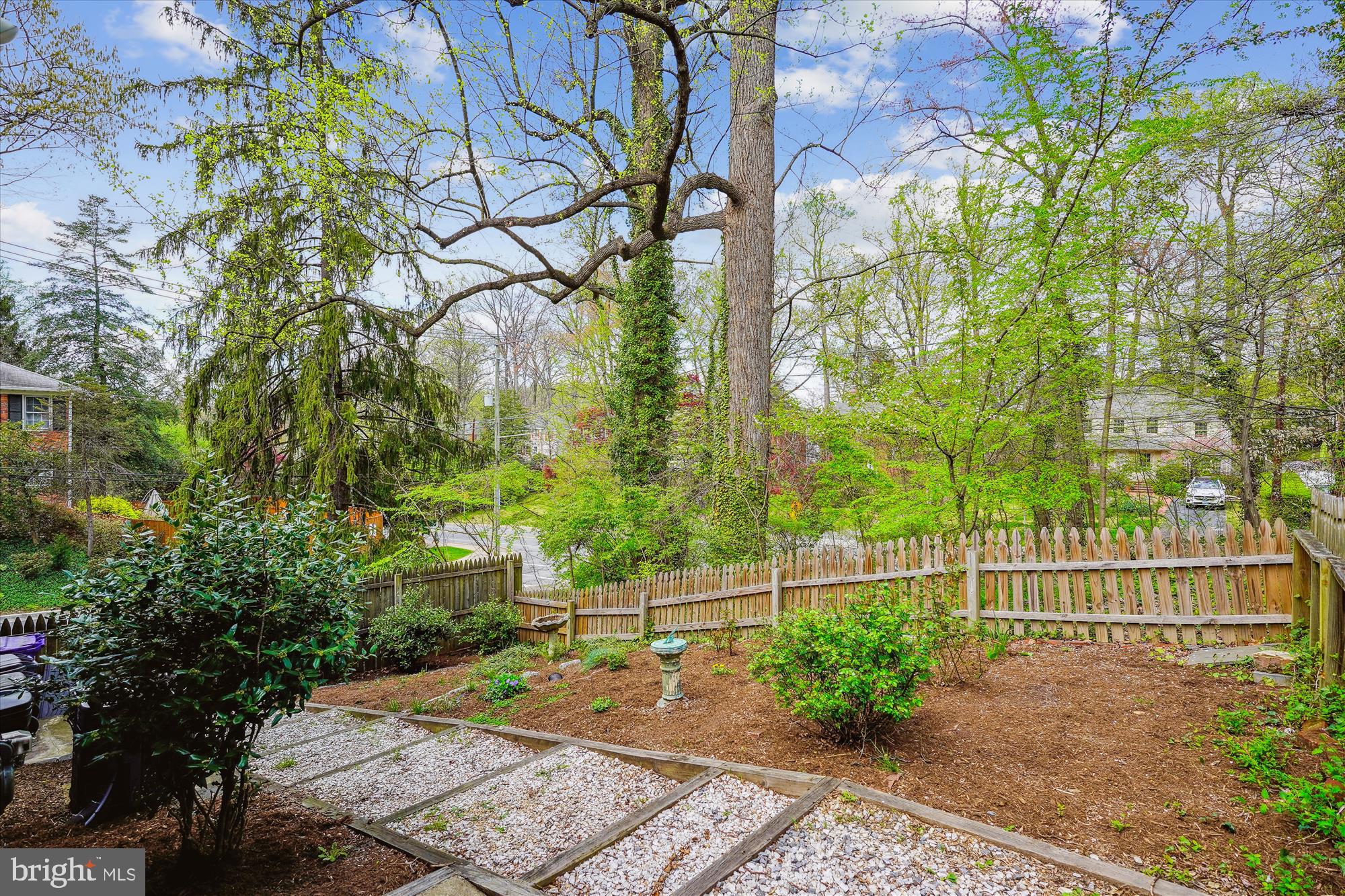 MOHICAN HILLS - Residential