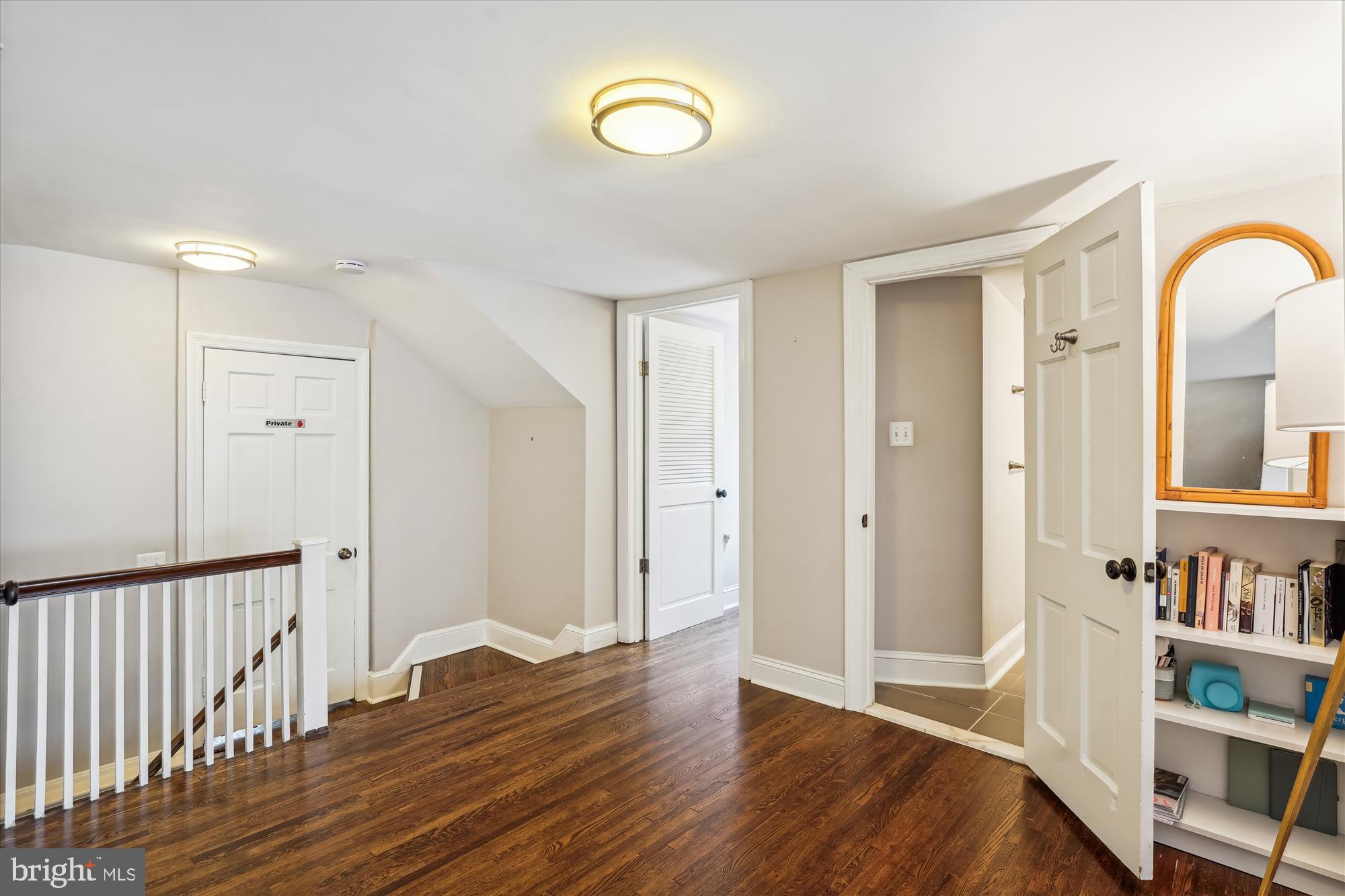 MOHICAN HILLS - Residential