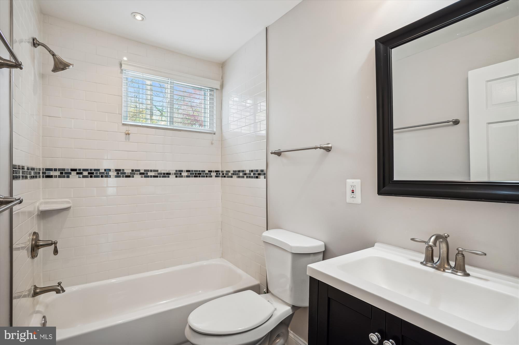 MOHICAN HILLS - Residential