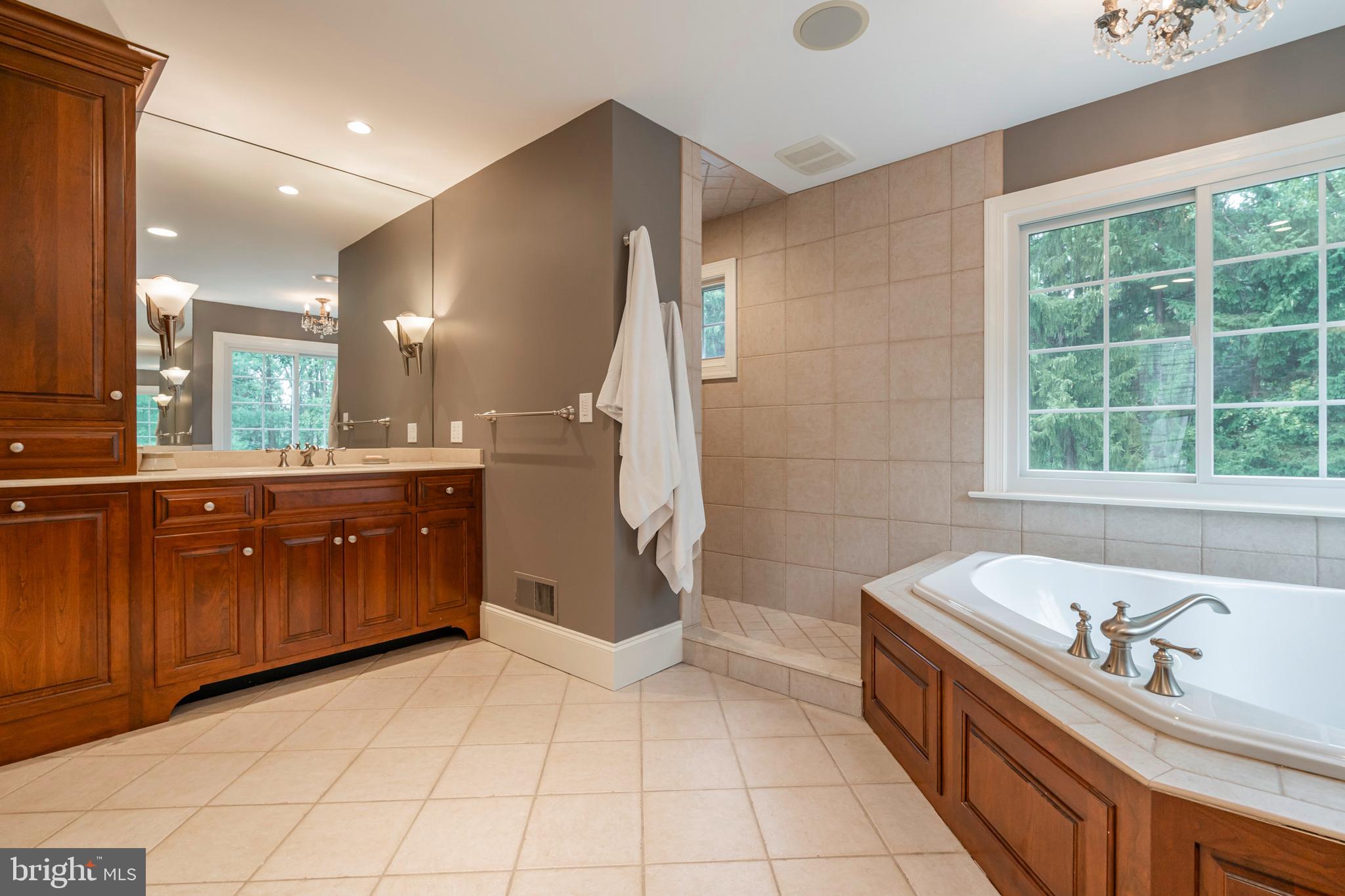 BRIARWOOD - Residential