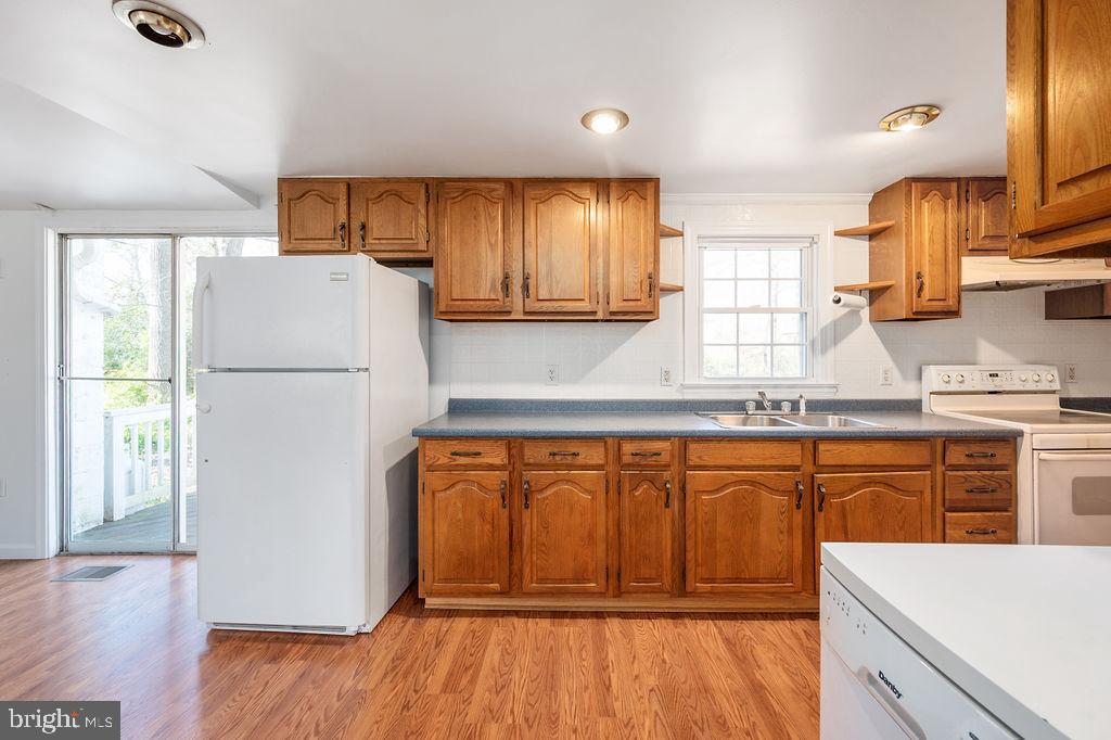 HIDDEN LAKE - Residential