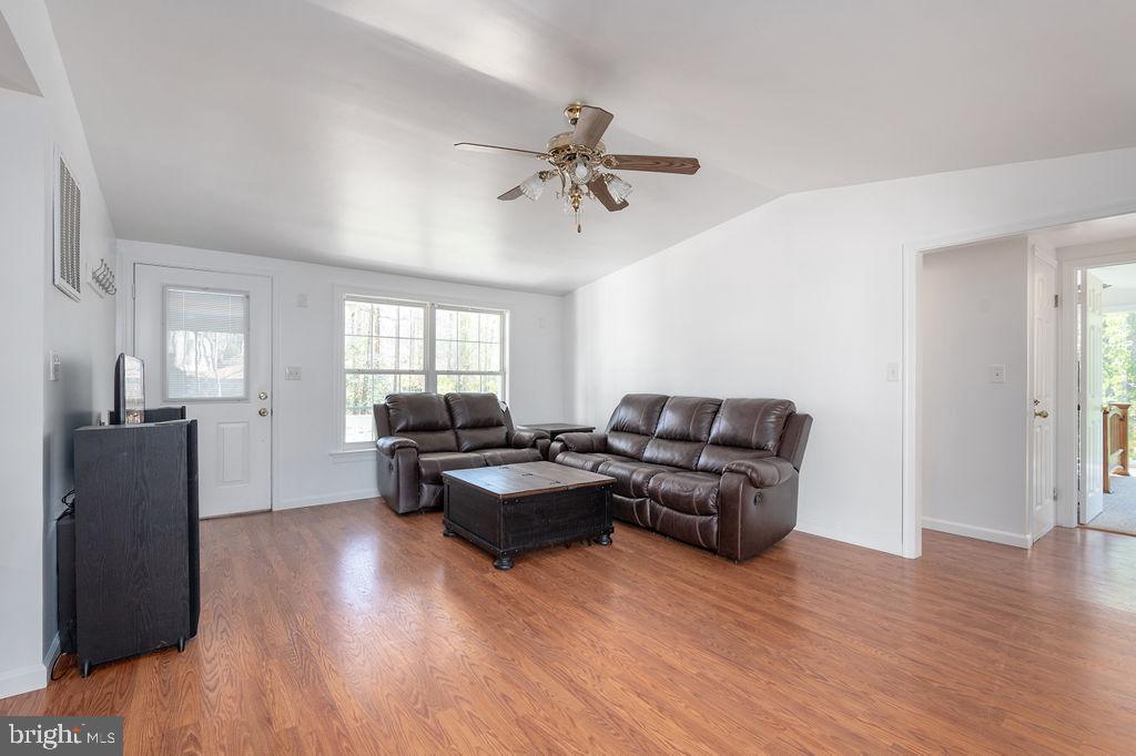 HIDDEN LAKE - Residential