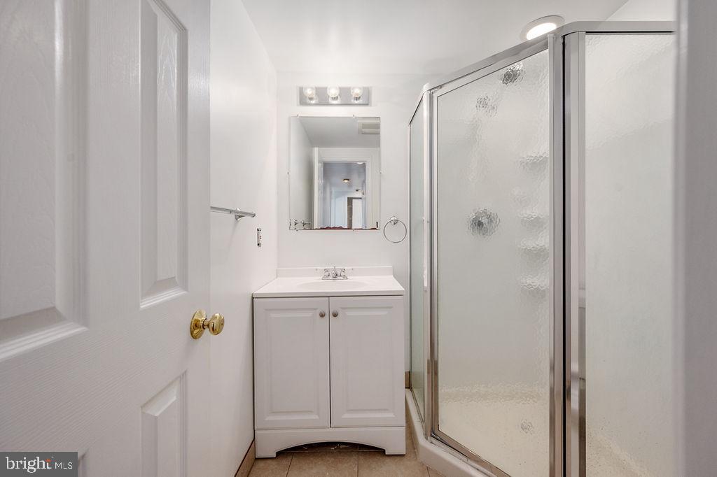 HIDDEN LAKE - Residential