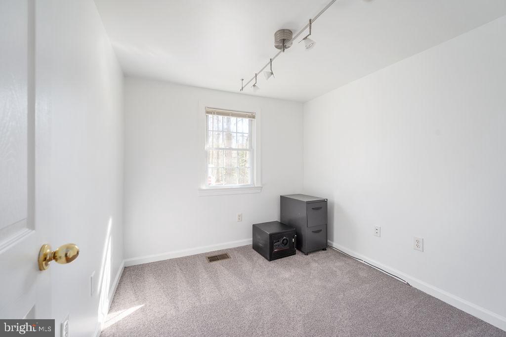 HIDDEN LAKE - Residential