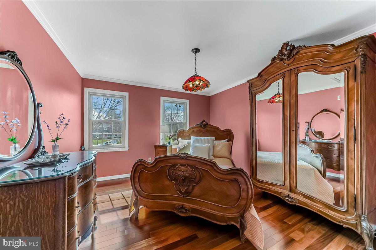 BRYN MAWR - Residential