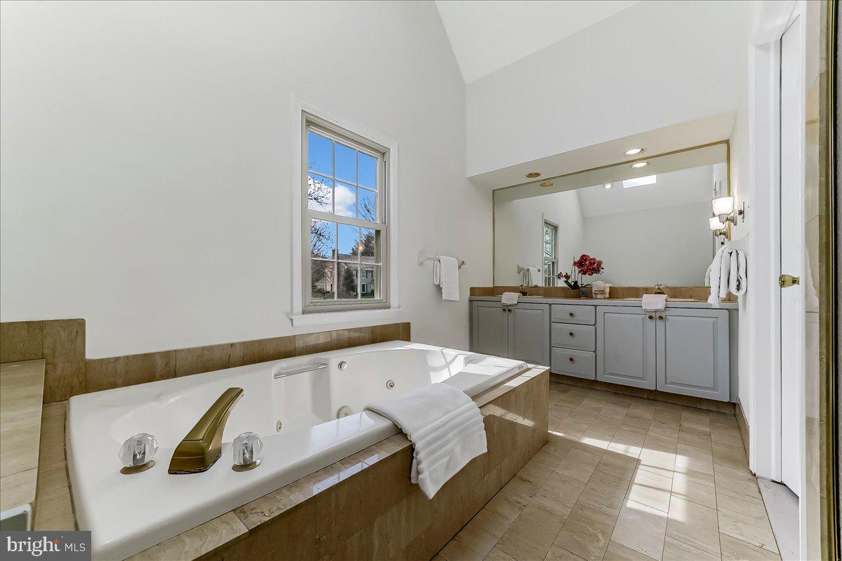 BRYN MAWR - Residential