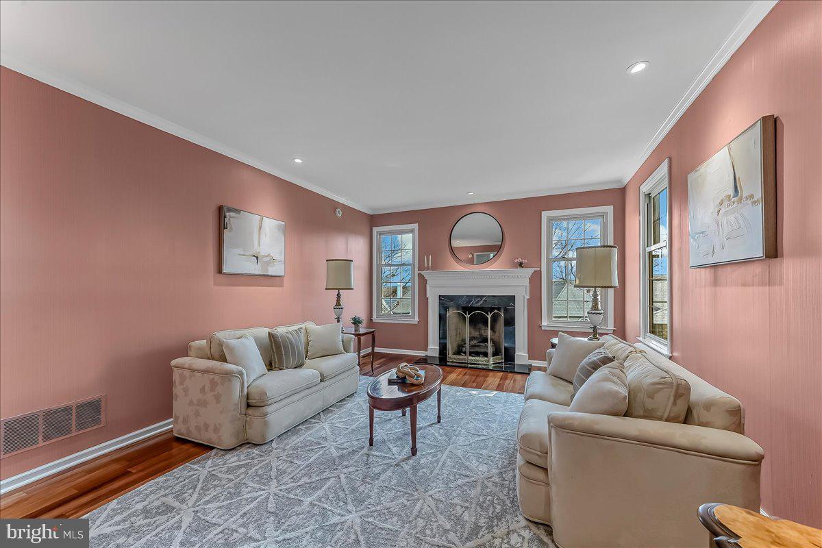 BRYN MAWR - Residential