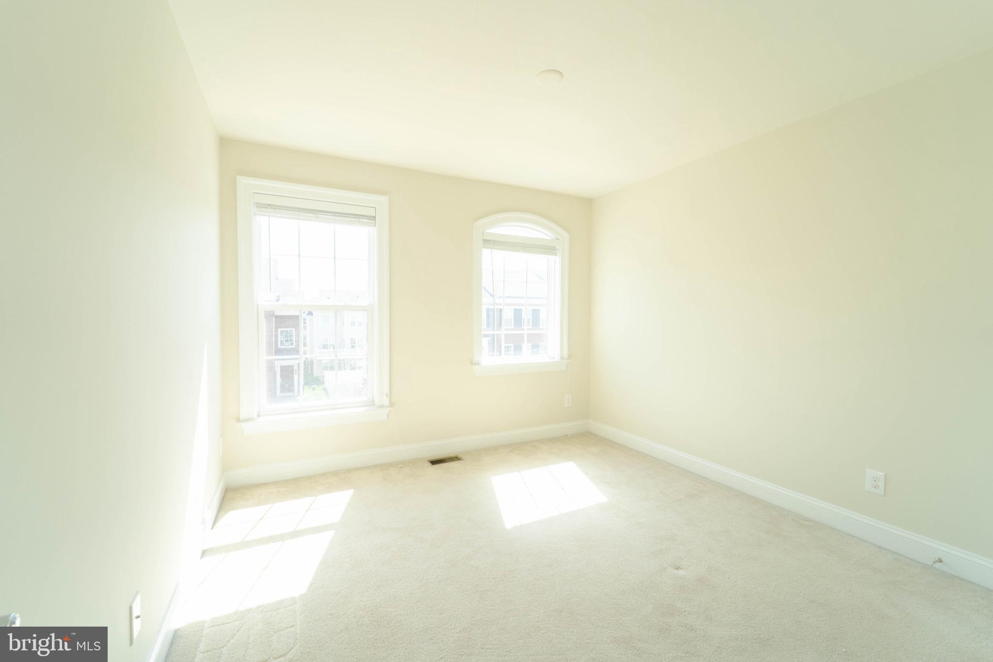 CHANTILLY - Residential Lease