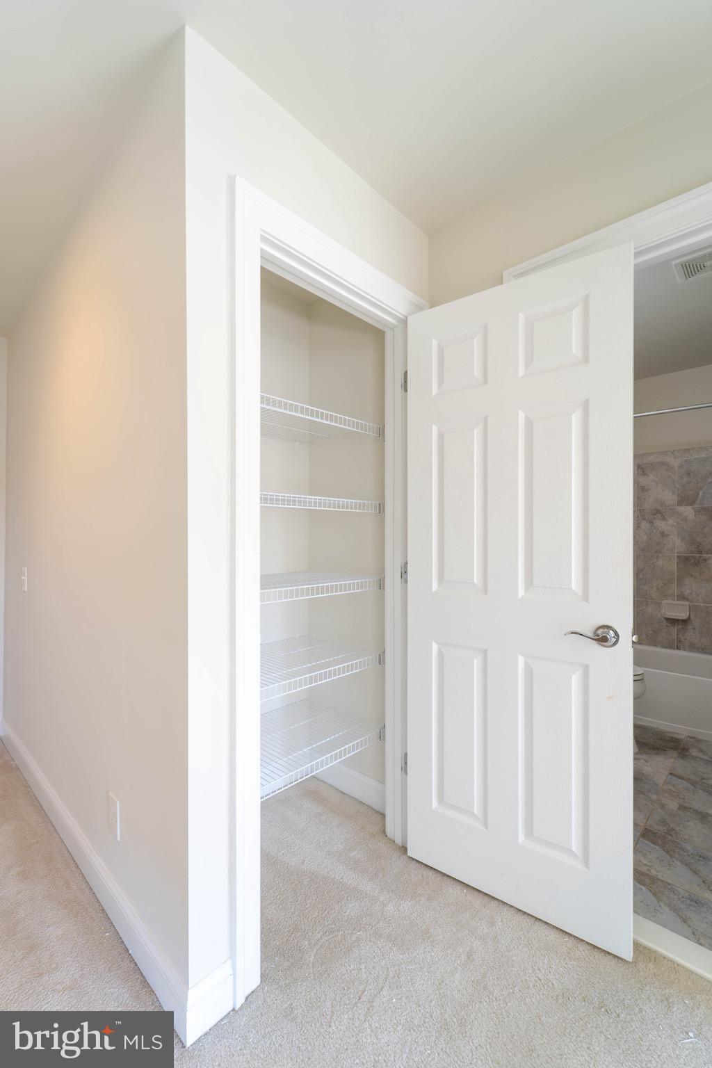 CHANTILLY - Residential Lease