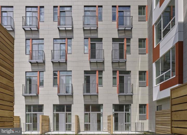 WASHINGTON SQ - Residential Lease