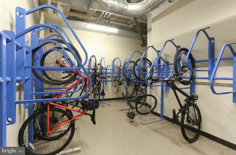 WASHINGTON SQ - Residential Lease