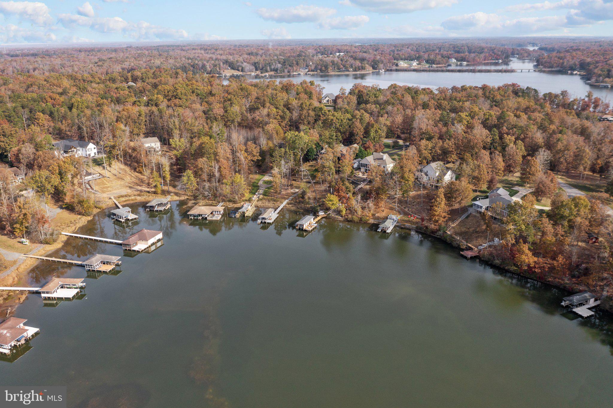 FRESHWATER ESTATES - Land