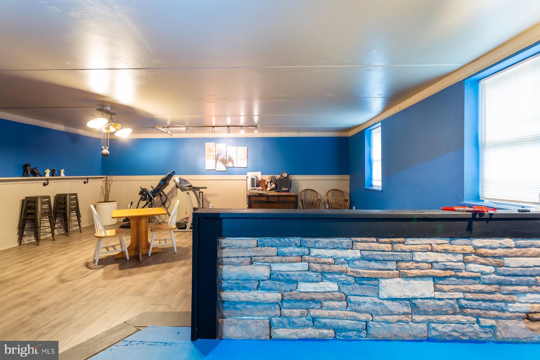 COLESVILLE OUTSIDE - Residential