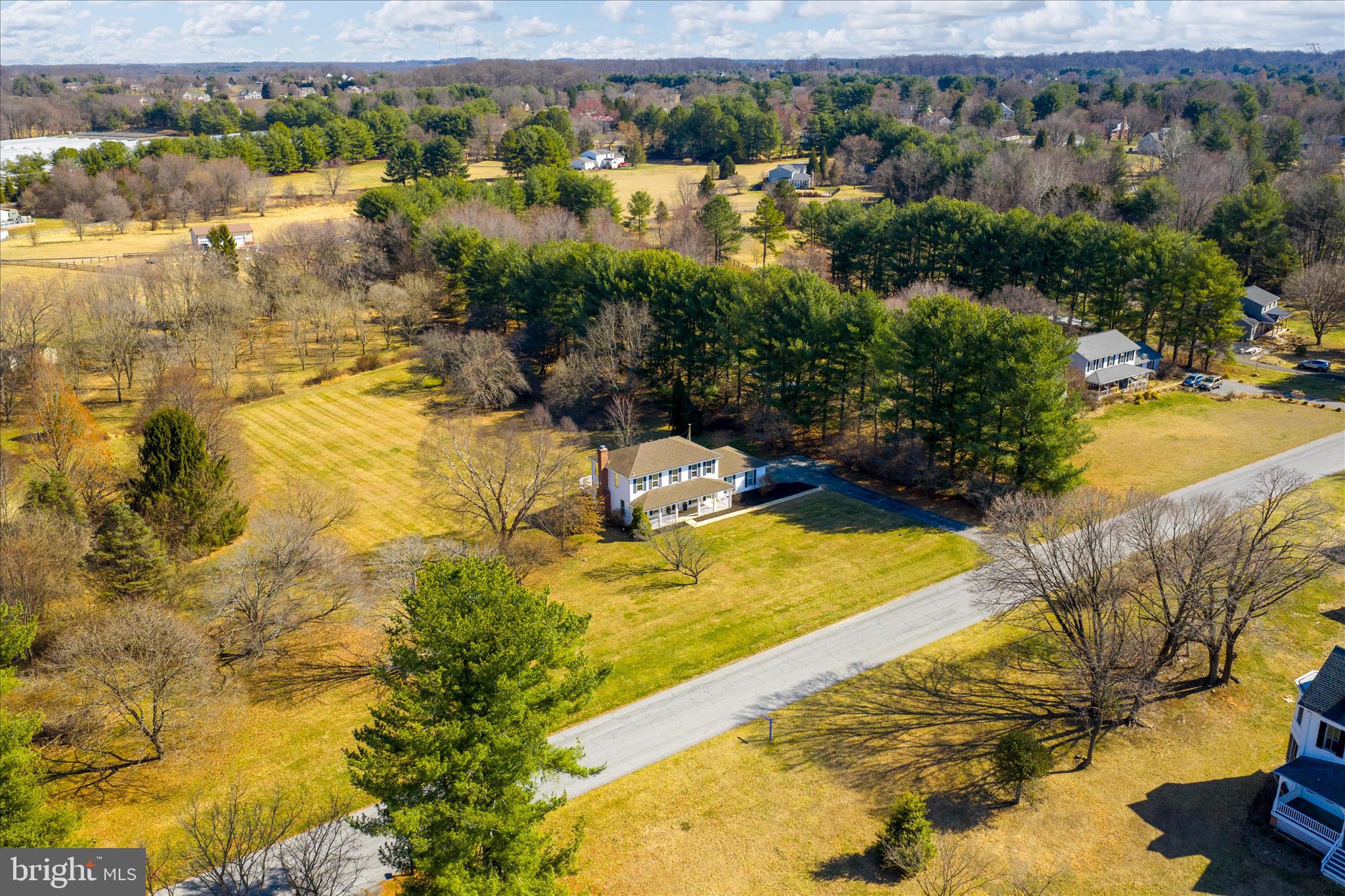 THE WARFIELDS - Residential