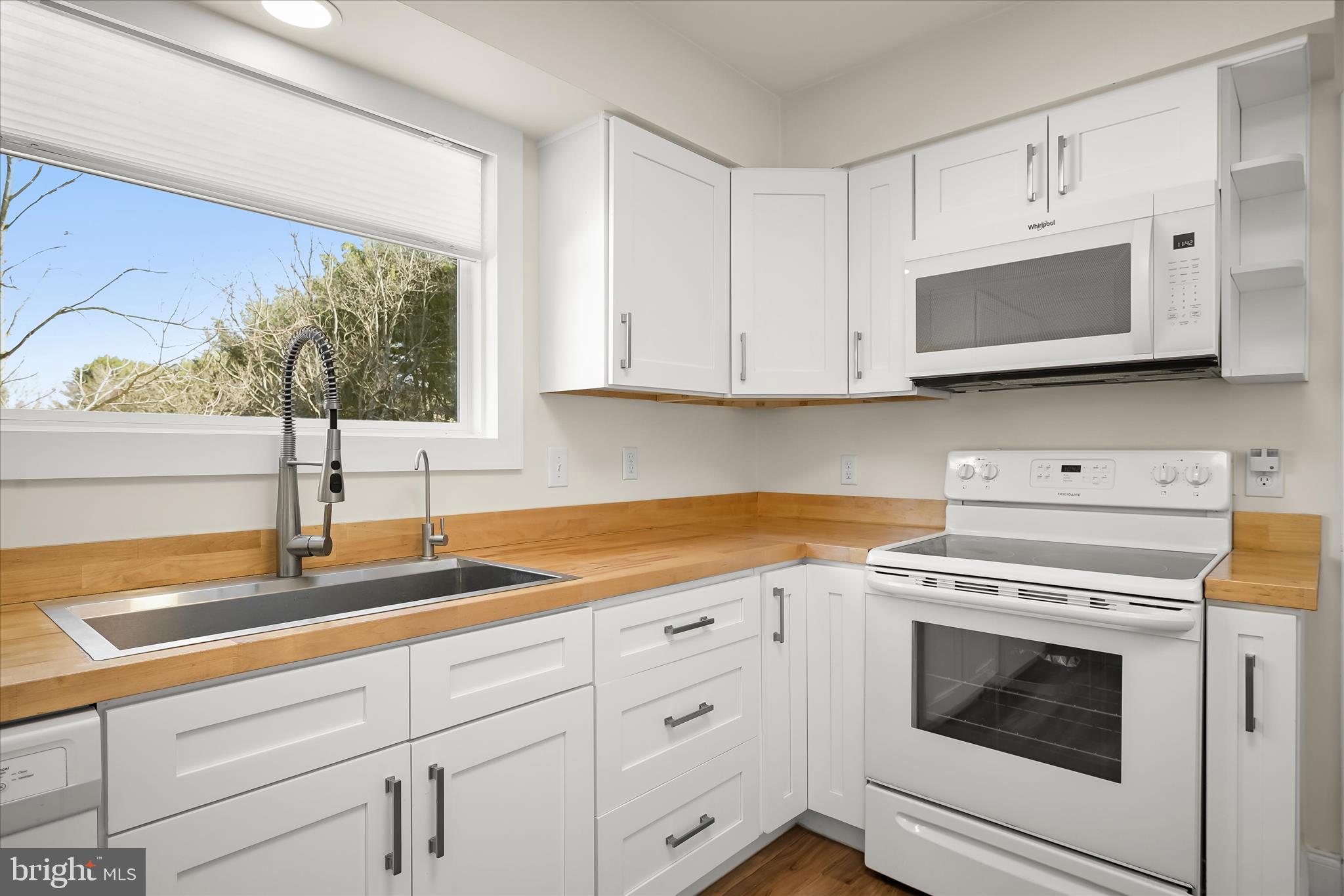 THE WARFIELDS - Residential