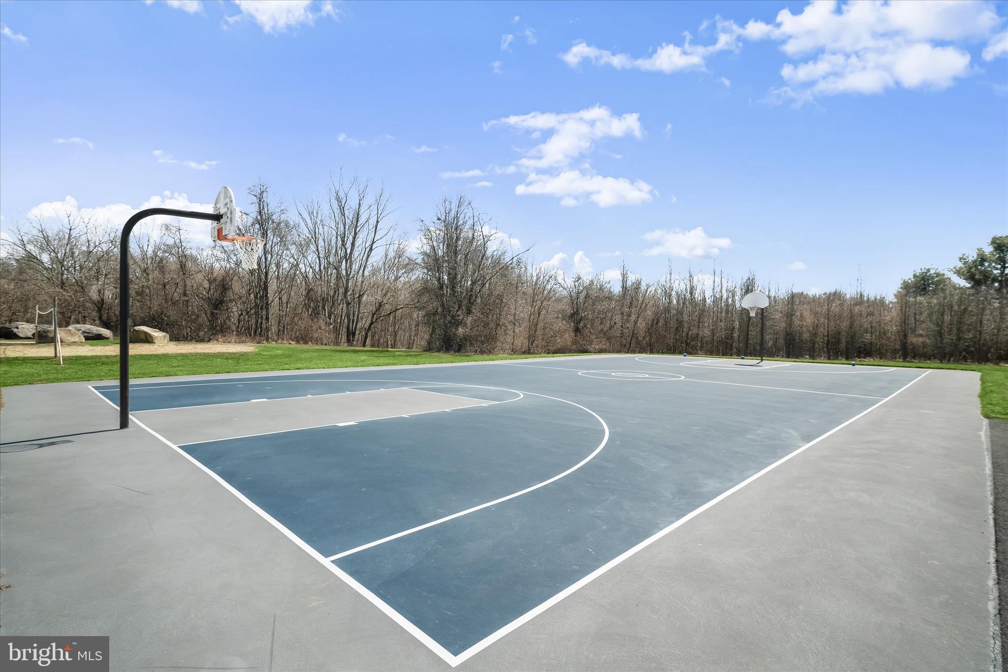 THE WARFIELDS - Residential