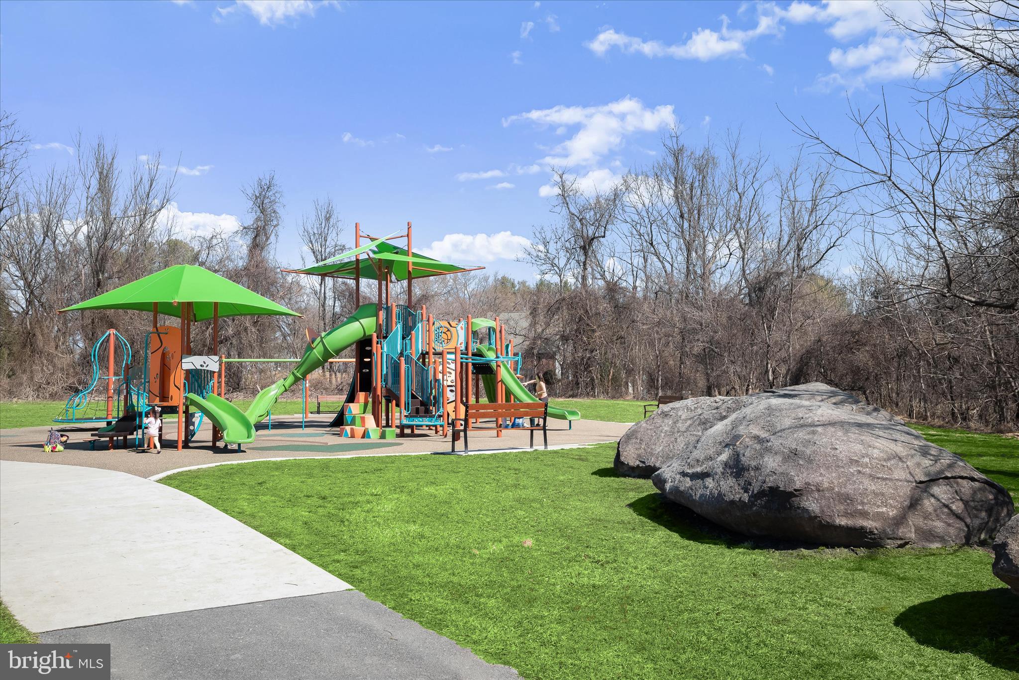 THE WARFIELDS - Residential