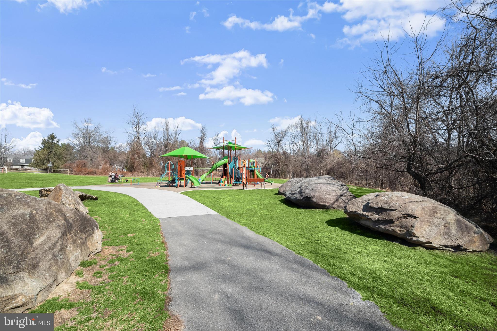 THE WARFIELDS - Residential