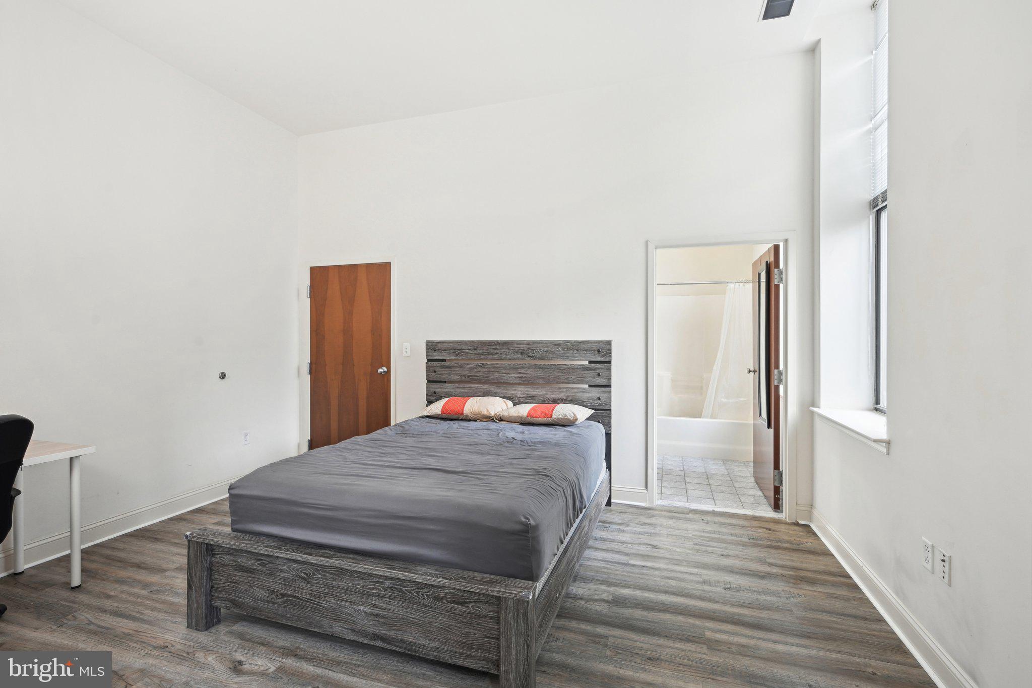 SOCIETY HILL - Residential