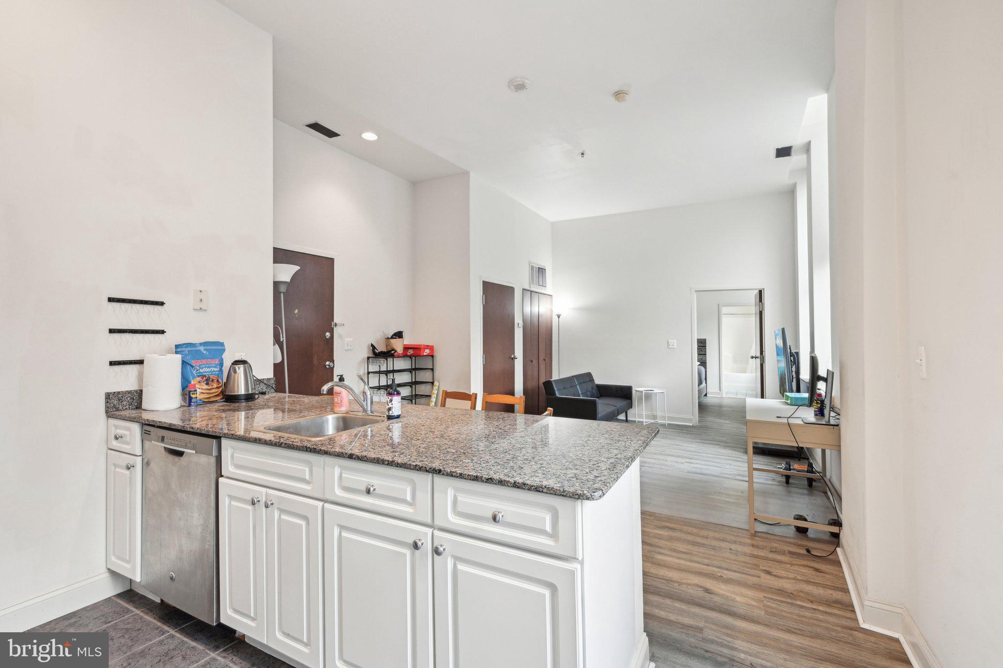 SOCIETY HILL - Residential
