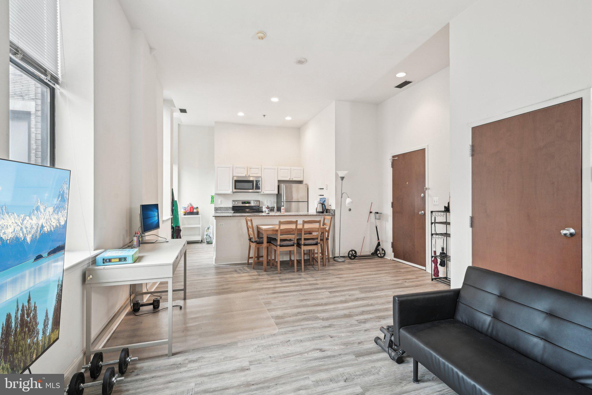SOCIETY HILL - Residential