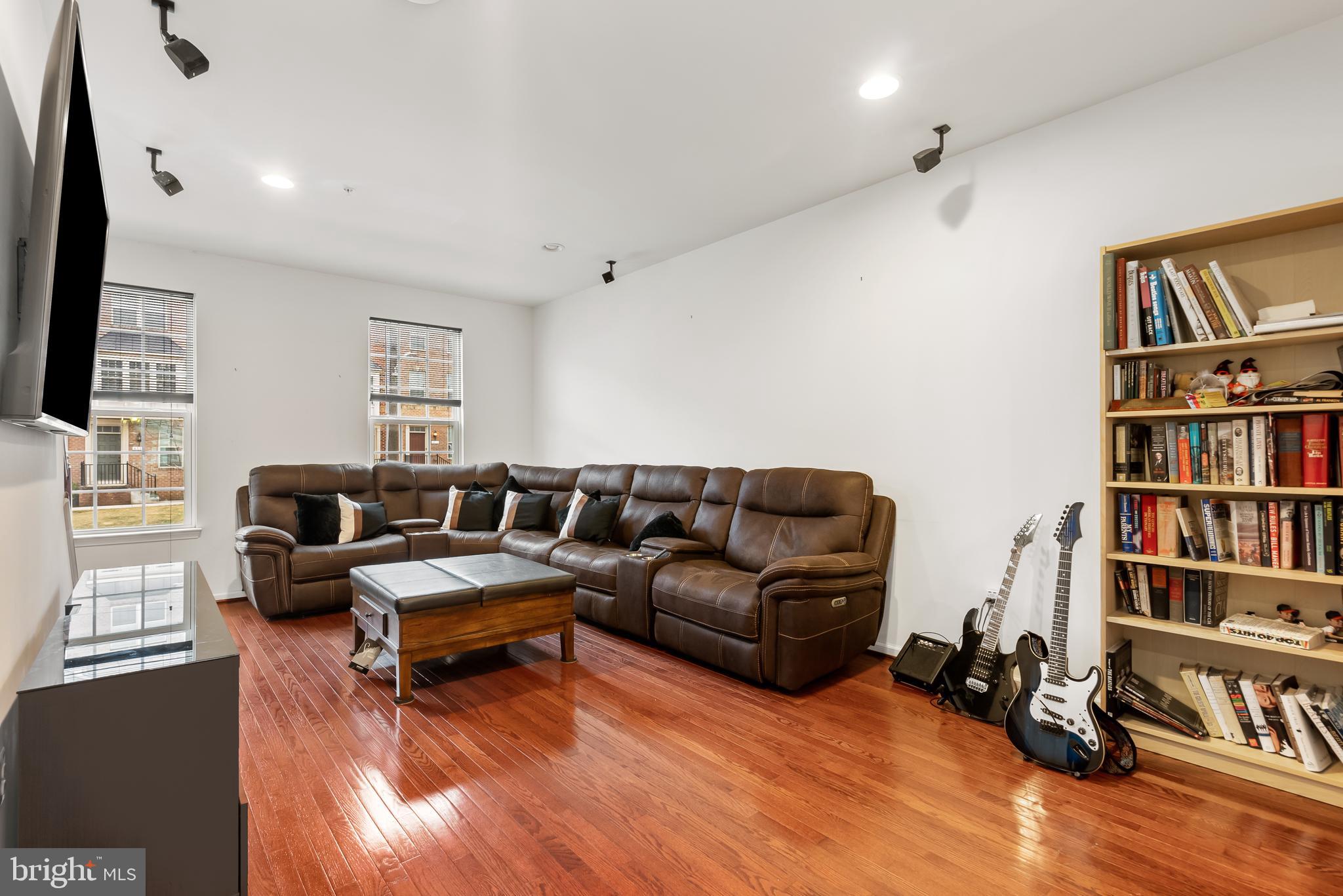 O'DONNELL SQUARE - Residential