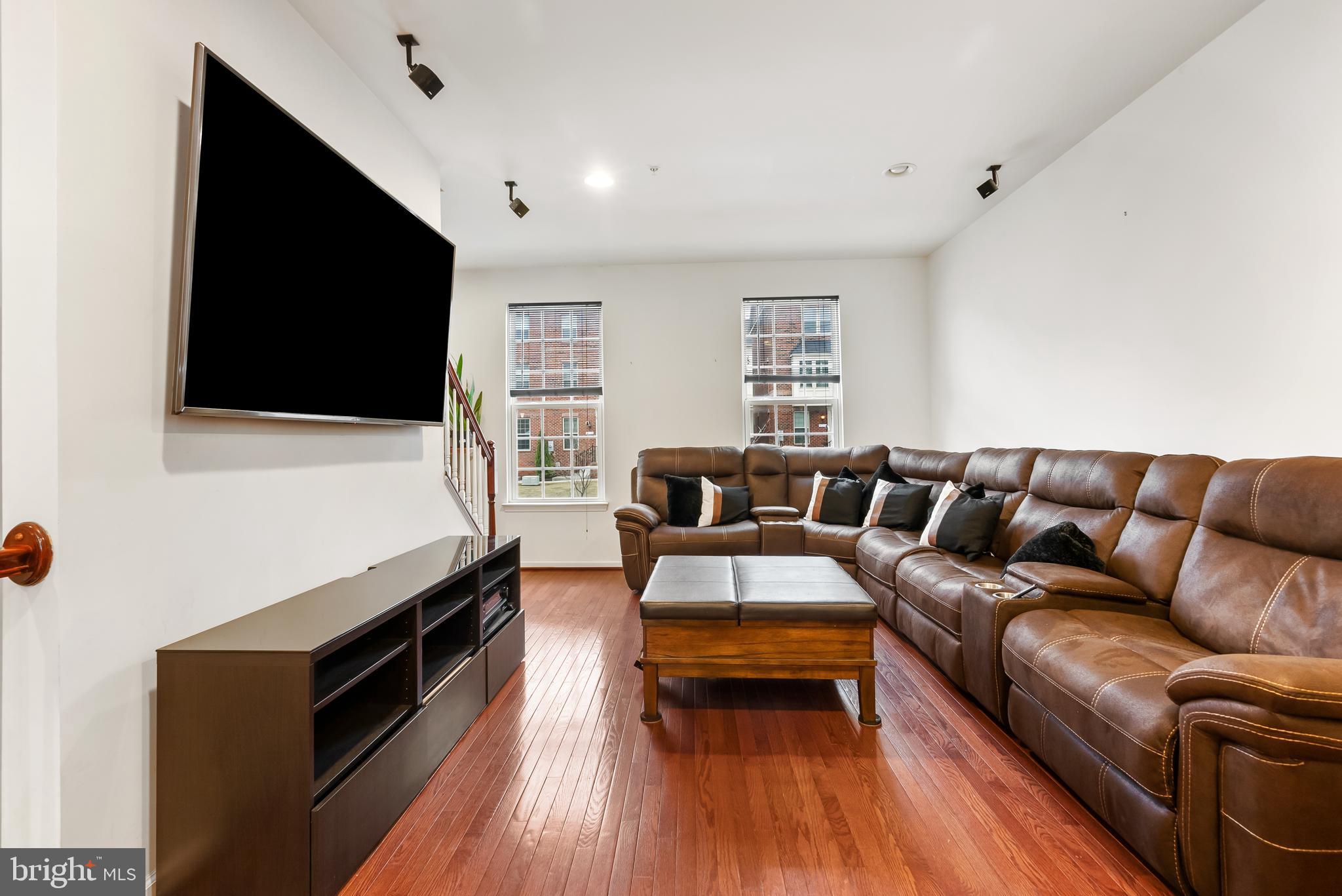 O'DONNELL SQUARE - Residential