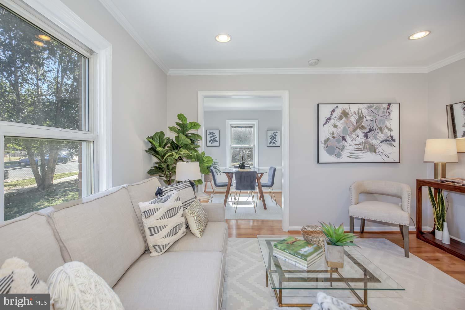 735 EMERSON STREET NE