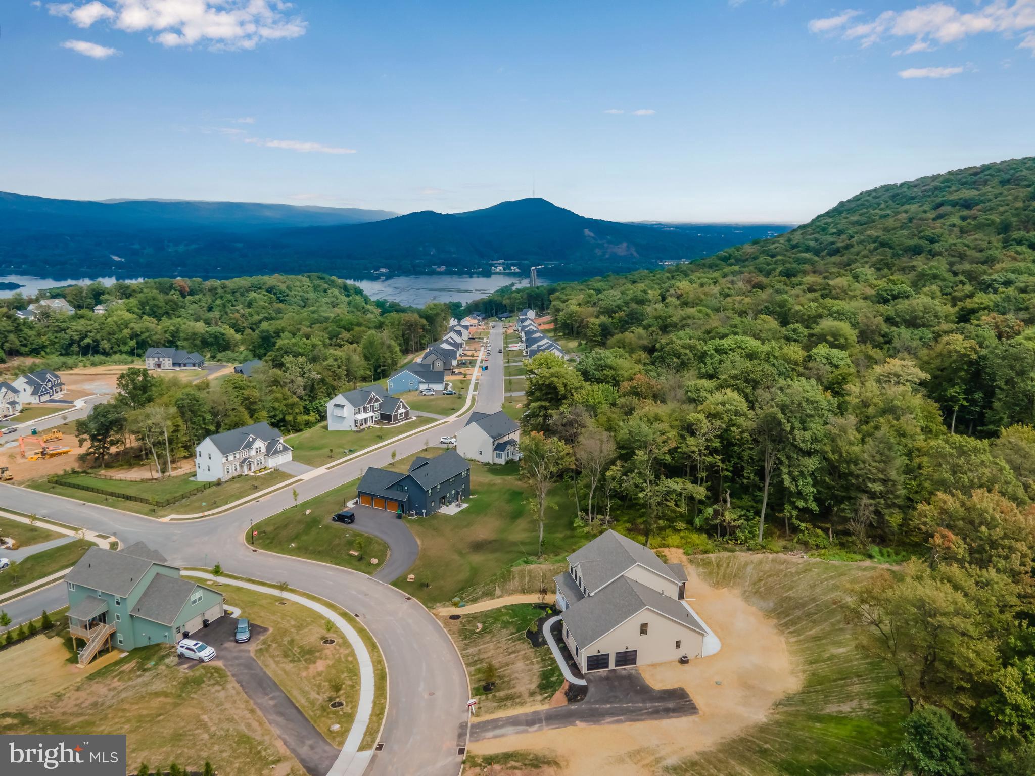 ROCKVILLE ESTATES - Land