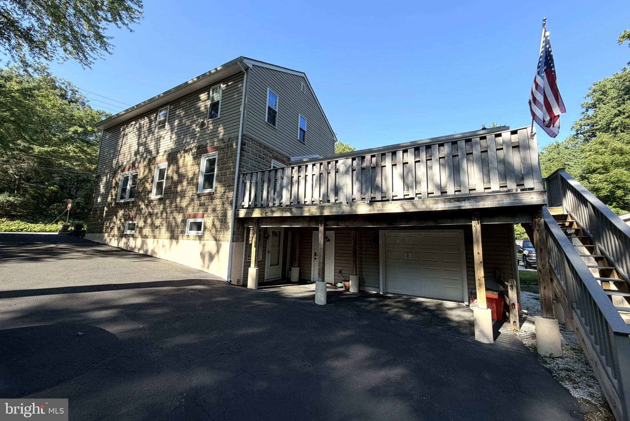 211 SHADY LANE