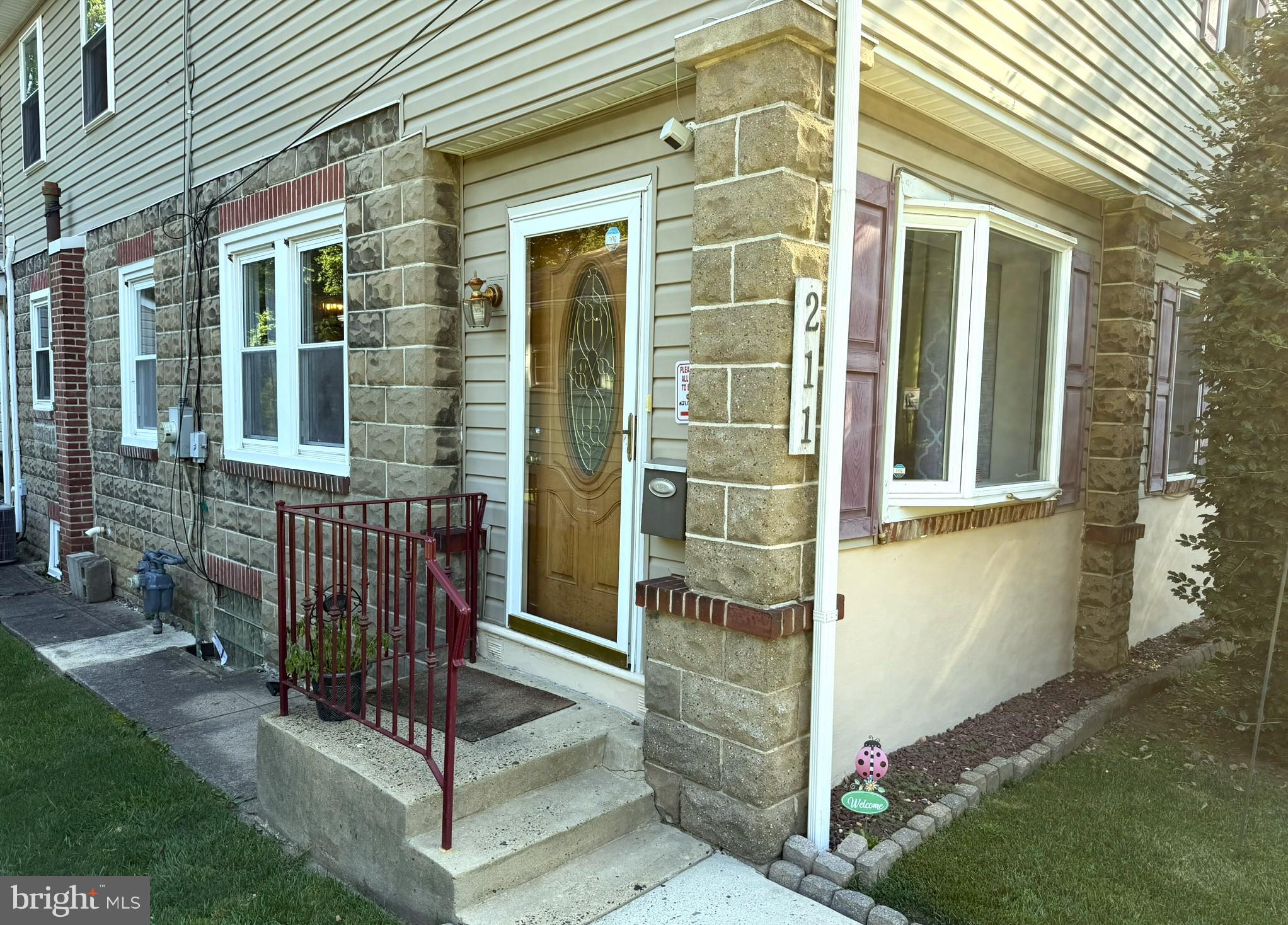 211 SHADY LANE