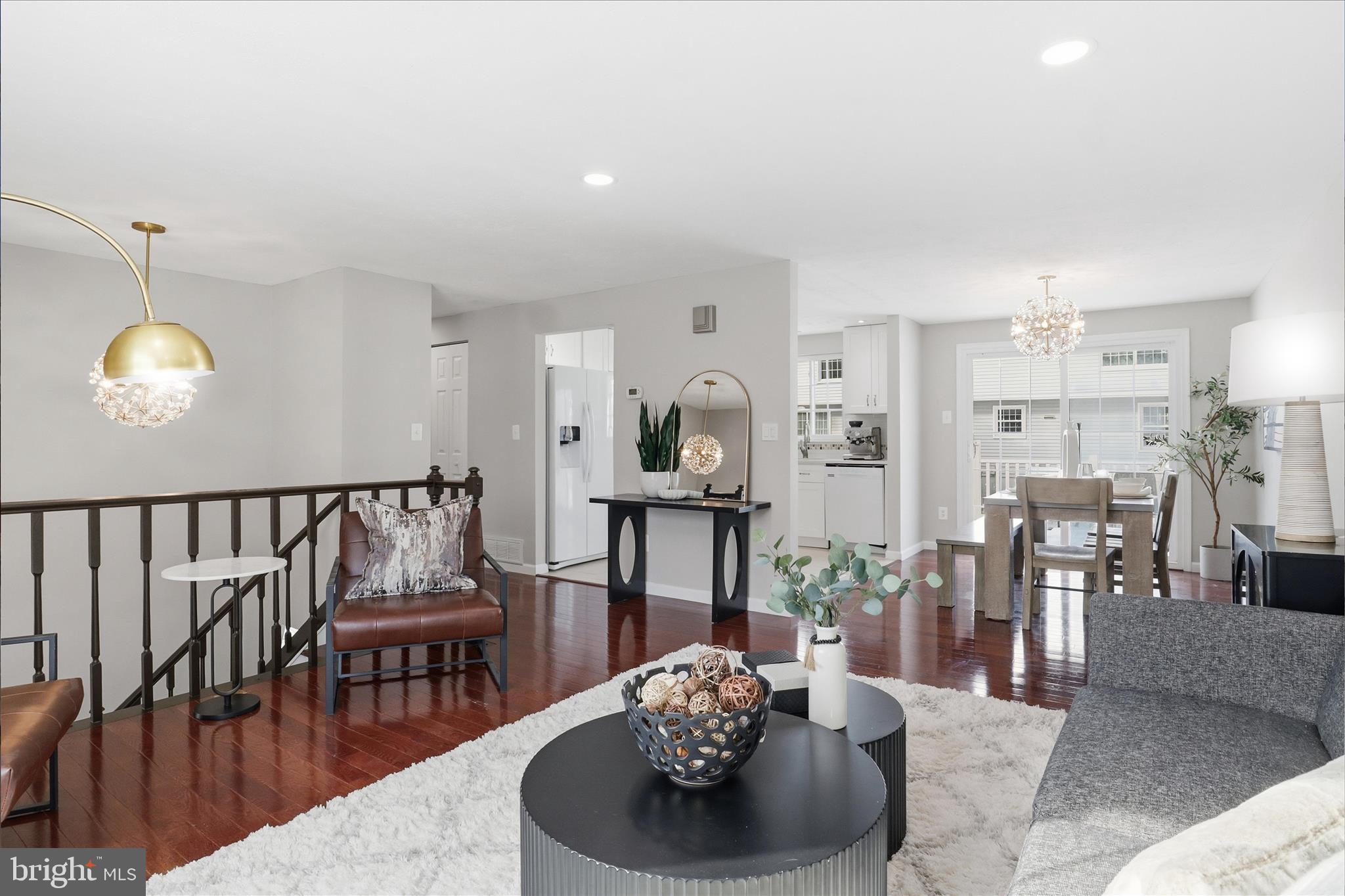 9404 WROUGHT IRON COURT