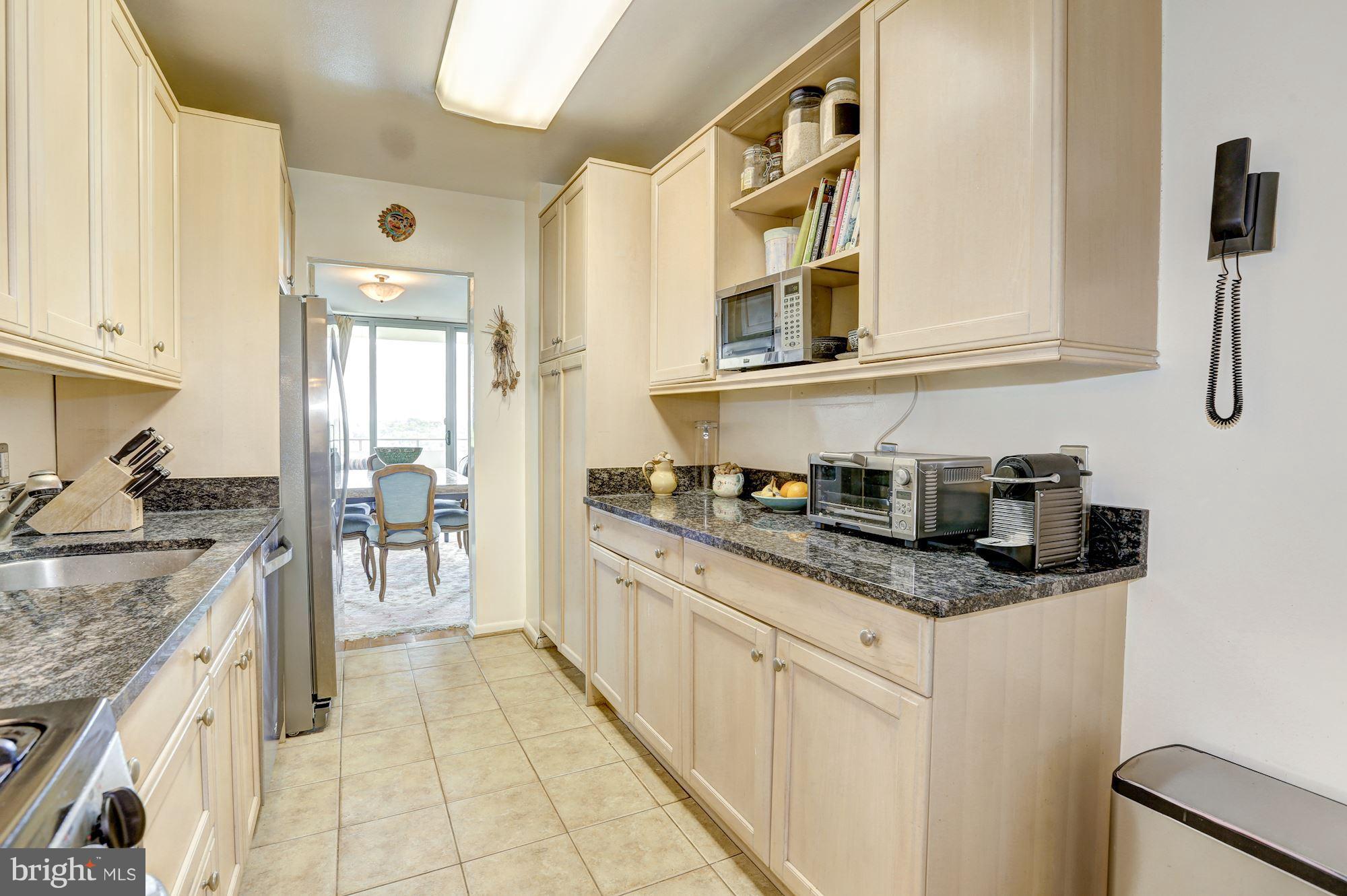 THE KENWOOD - Residential