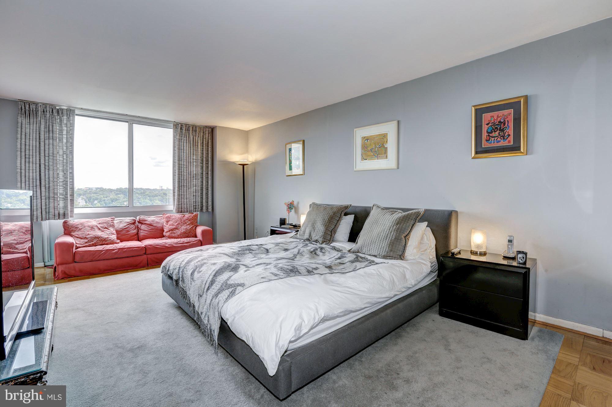 THE KENWOOD - Residential