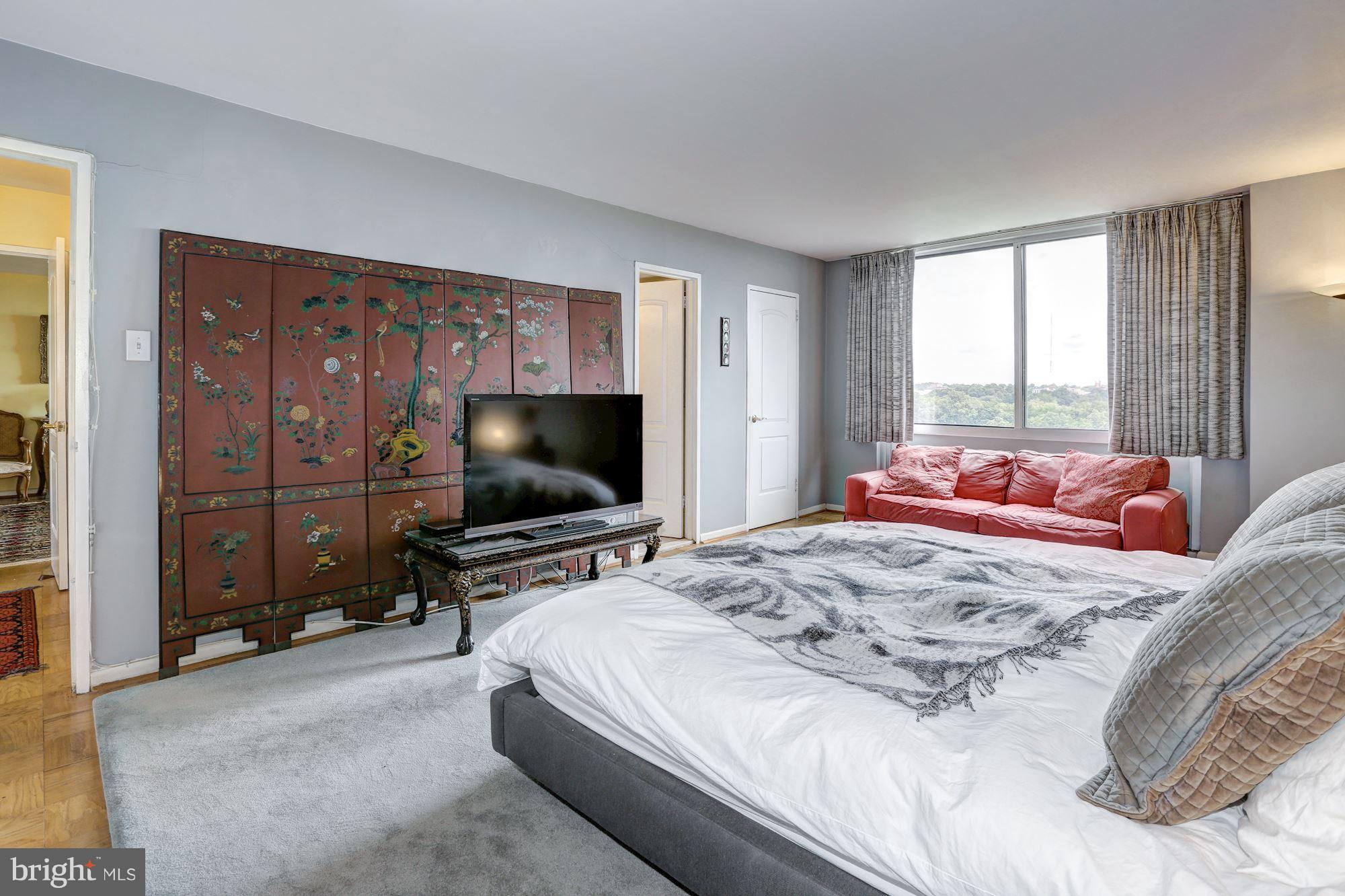 THE KENWOOD - Residential