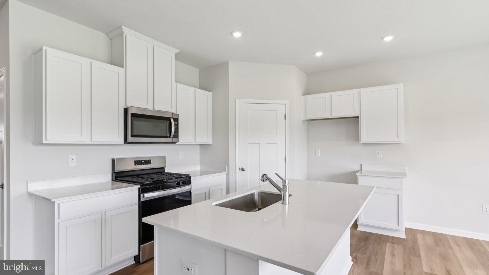 STRAWBERRY FIELDS - Residential