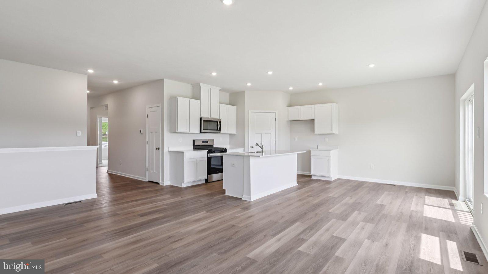 STRAWBERRY FIELDS - Residential