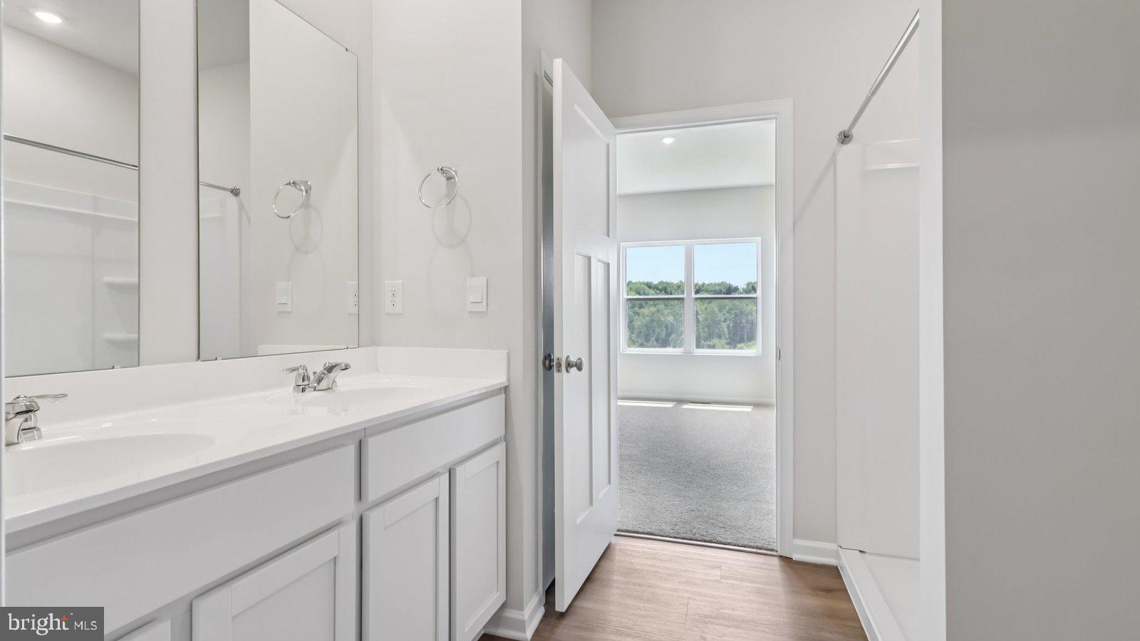 STRAWBERRY FIELDS - Residential